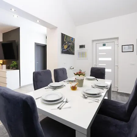 Holiday home Stunning In