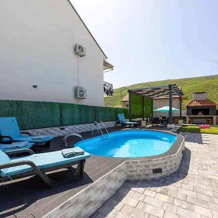 Stunning In * Kricke